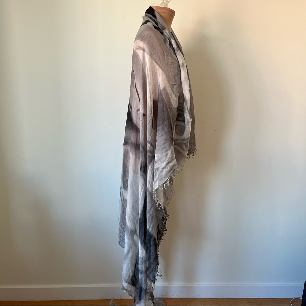 Suzi Roher Grey Face Design Modal Silk Lightweight Shawl Scarf EUC One Size - Picture 2 of 10